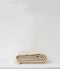 'Clive' Throw / Natural