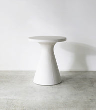 'Corfu' Concrete Pedestal Dining Table / 65cmD x 75cmH / White