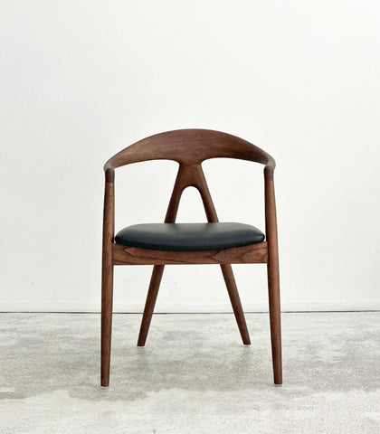'Brentwood' Dining Chair / Ash / Black Leather- Walnut