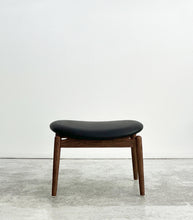 'Brentwood' Footstool / Solid Oak / Leather - Walnut