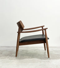 'Brentwood' Armchair / Solid Oak / Leather - Walnut