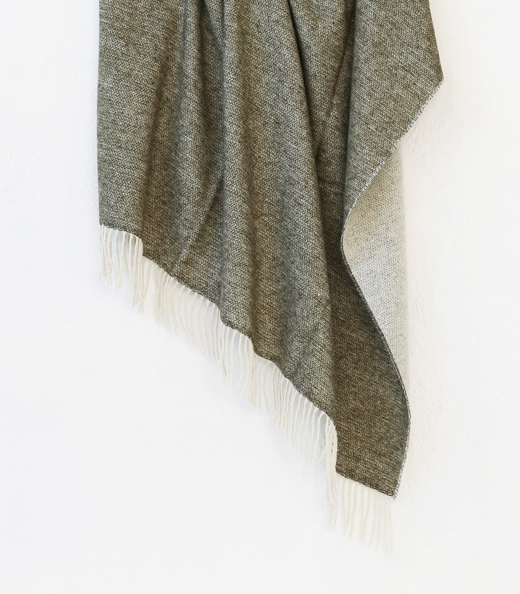 'Casa' Throw / Merino Wool Blend / 140x200cm / Kale