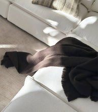 ‘Hyde’ Throw / 130 x 200cm / Cocoa