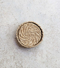 Natural Woven Coaster & Holder / Set 4