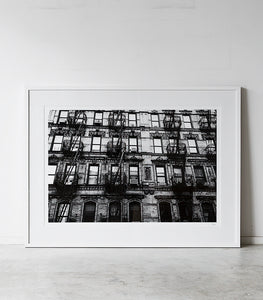 NYC Building B&W Framed Print / 140cm x 104cm / XL