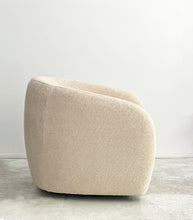 'Newport' Swivel Occasional Chair / Natural