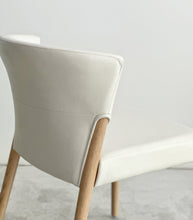 Sketch / 'Ronda' Dining Chair / Blonde Oak / Leather - Alabama Leche