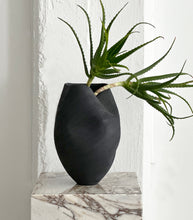 'Morph' Vase / Ebony / NOT WATERTIGHT