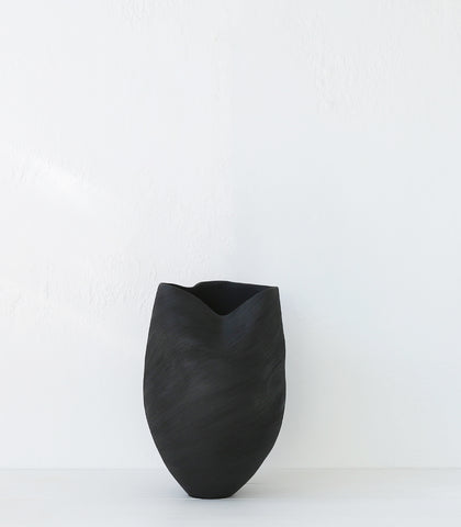 'Morph' Vase / Ebony / NOT WATERTIGHT