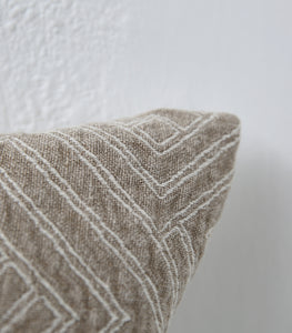 'Karo' Cushion w Feather Inner / NZ MADE / 60x40cm / Natural-White