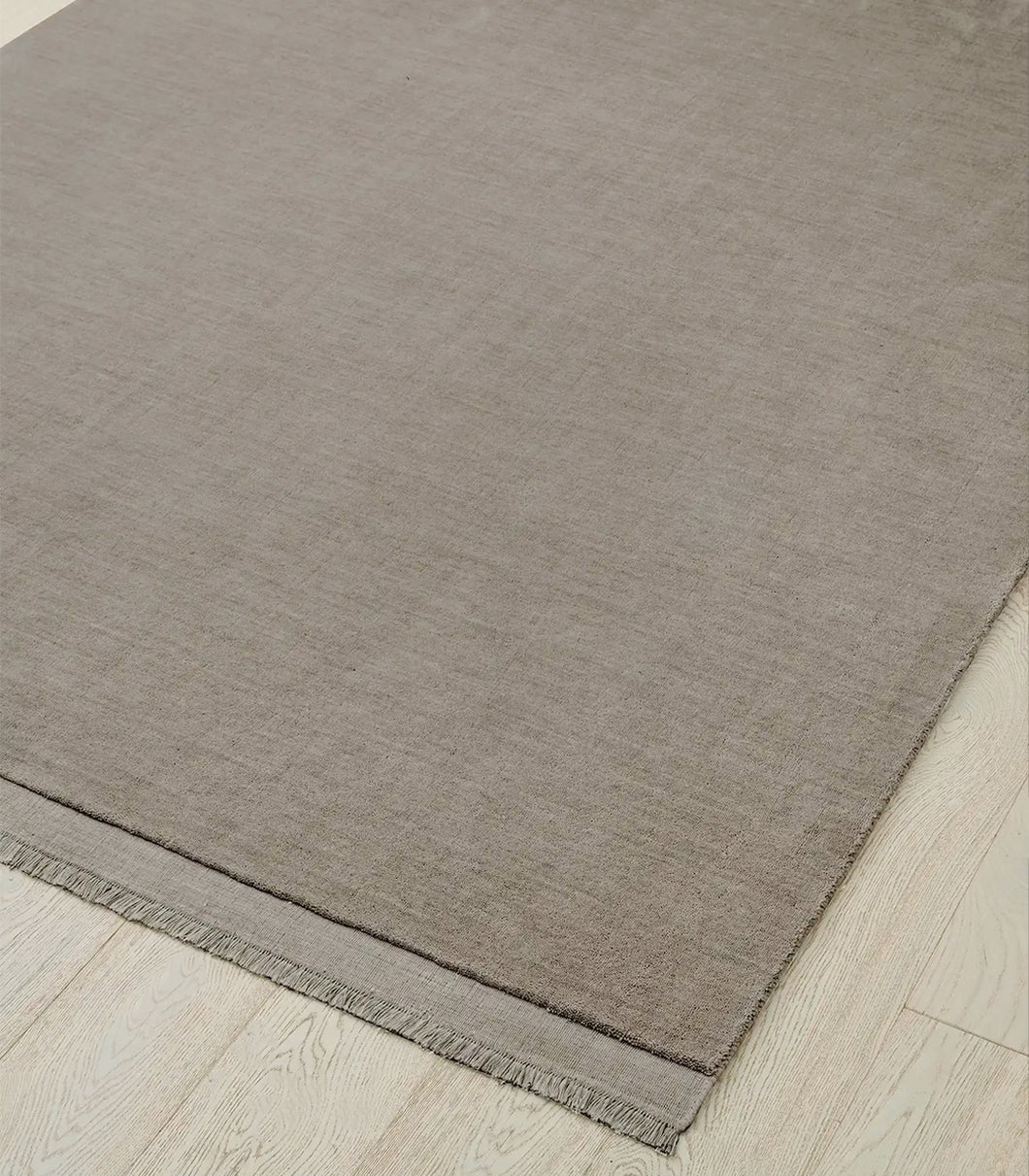 Silvio Rug / 100% Wool / 2x3M / 'Flint'