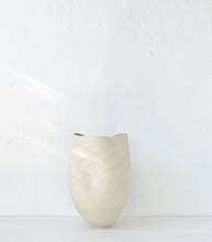 Morph Vase / Ivory / NOT WATERTIGHT