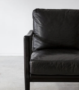 'Aman' Leather-Wood Lounging Chair/ Black