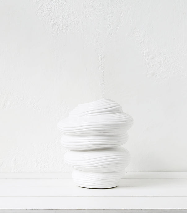 Capas Vase / White