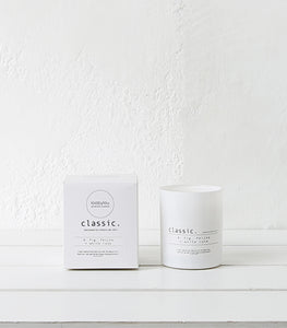 Loobylou / Classic White Candle / Fig, Fejoa & White Rose