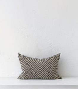 'Karo' Cushion w Feather Inner / 60x40cm / Natural/Black