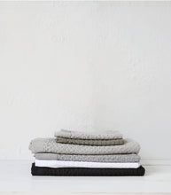 Kontex Linen Blend Waffle Bath Towel / Grey