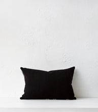 'Meandios' Cushion w Feather Inner / Grey-Nat / 60x40cm