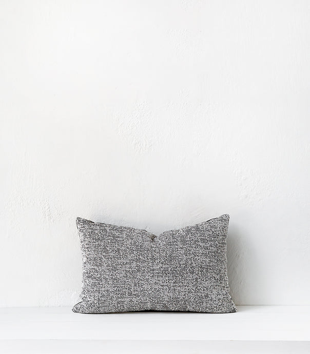 Outdoor / 'Fleck' Cushion  w outdoor inner / 60x40cm /  Onyx