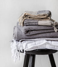 Tweed Bath Towel / Grey