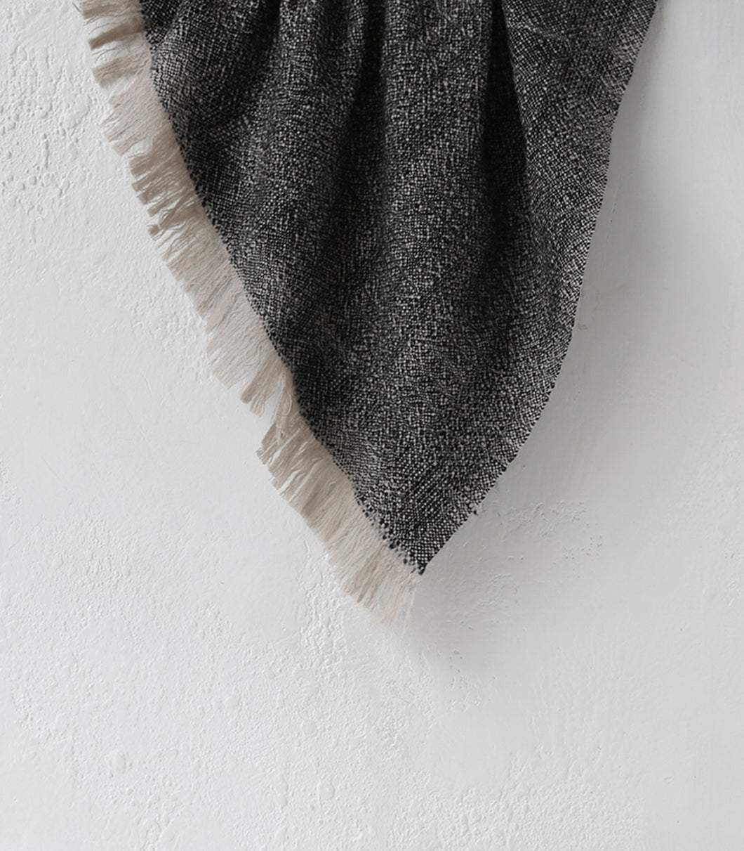 'Seminyak' 100% Wool Throw / 130x170cm / Black