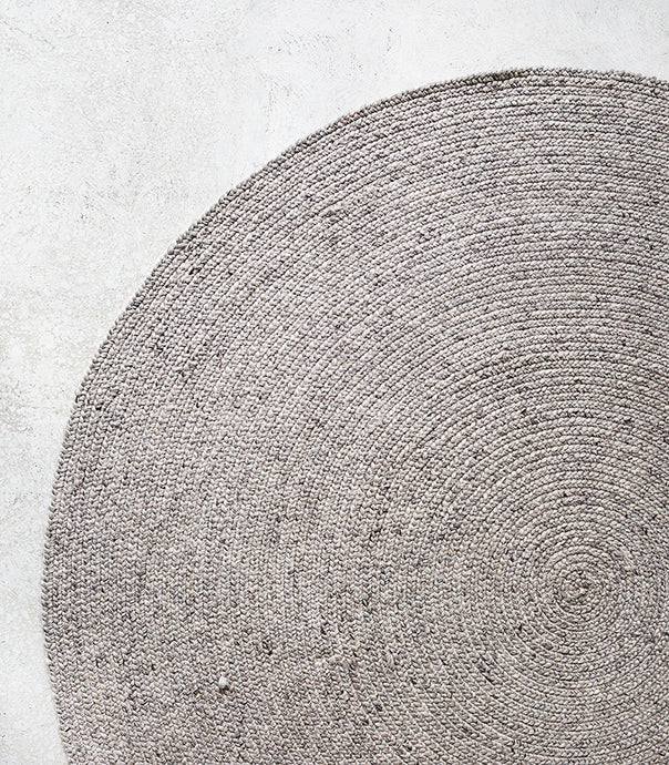 Tairua Round Floor Rug / Wool-Viscose / Silver Birch / 180cmD